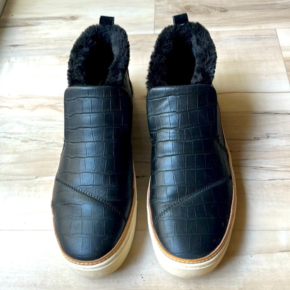 Tom’s Paxton Shearling slip on vegan leather boot - Picture 1 of 5